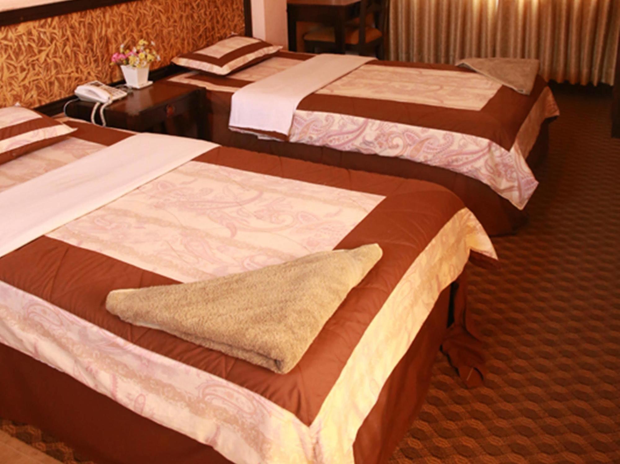 Hotel Northfield Катманду Экстерьер фото